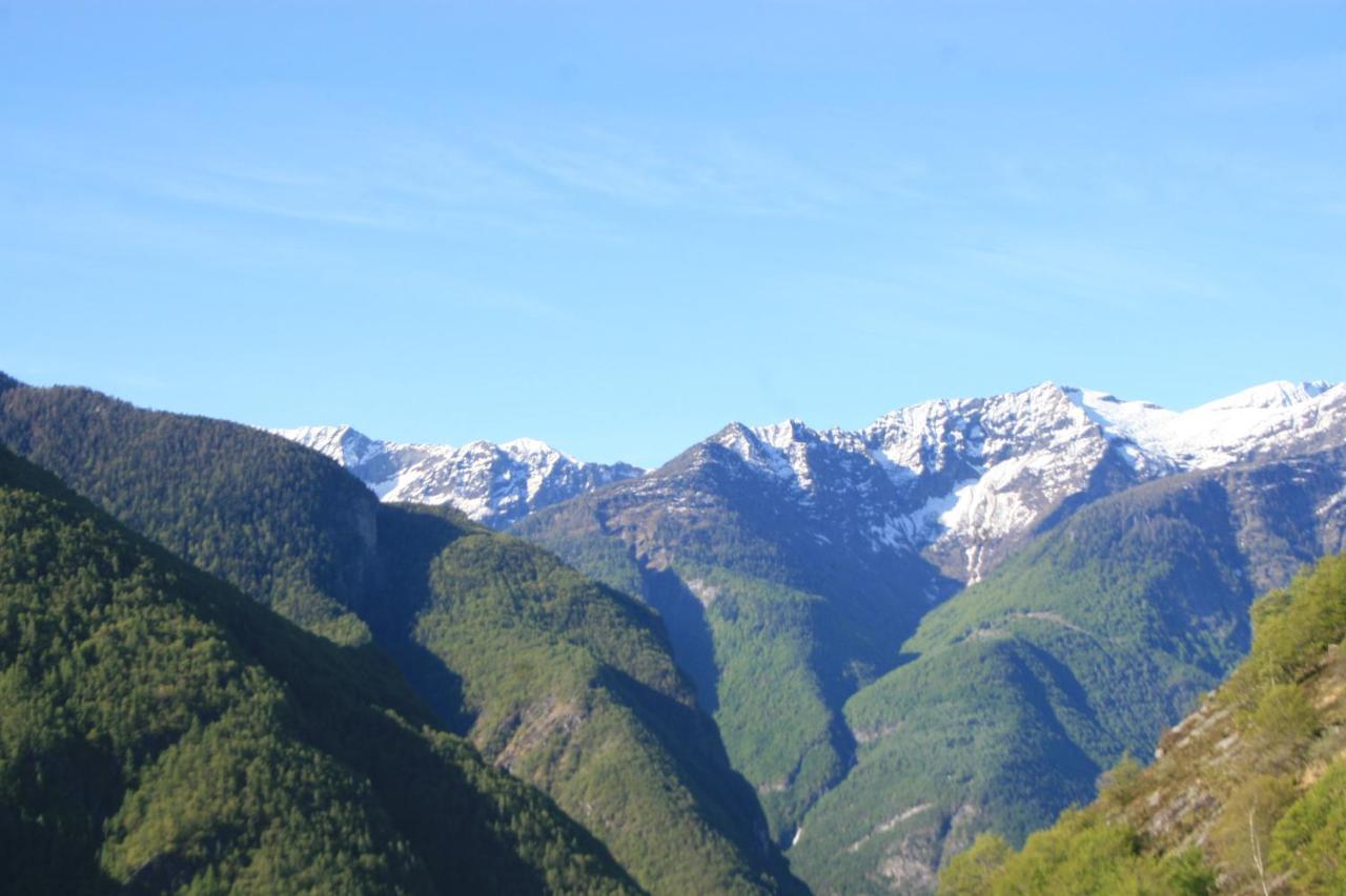 Agri Scinghiöra Villa Brontallo Bagian luar foto