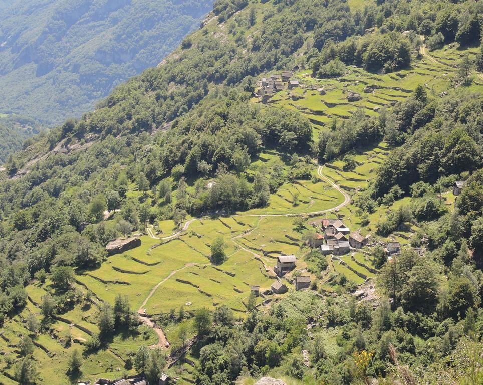 Agri Scinghiöra Villa Brontallo Bagian luar foto